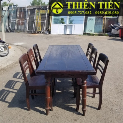 Bàn ăn xưa chân tiện